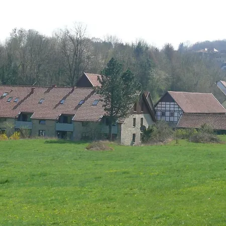 E. Und E. Walter Apartment *